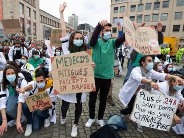 20 mei 2021: vakbondsactie van dokters-assistenten in Brusselse ziekenhuizen op de Kunstberg.klagen de te hoge werkdruk aan
