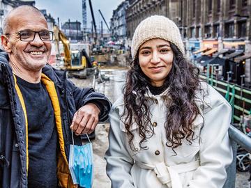 Handelaar Allal Boujnan en filmmaakster Chérine Layachi werpen hun licht op de metrowerken in de Stalingradwijk
