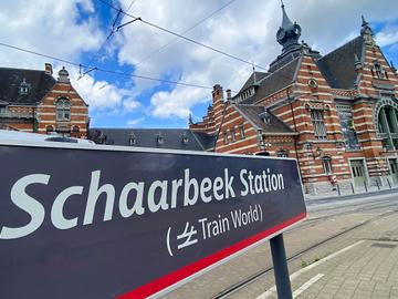 20220124 Het station van Schaarbeek, gezien vanaf het Prinses Elisabethplein