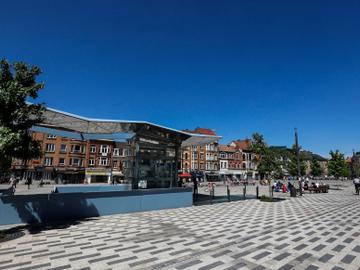 Het Koningin Astridplein in Jette, beter bekend als het Spiegelplein