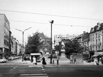 Het Anneessensplein in 1971