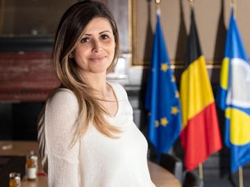 Nawal Ben Hamou (PS), Staatssecretaris van het Brussels Hoofdstedelijk Gewest, belast met Huisvesting en Gelijke Kansen (bevoegdheid gedelegeerd door Minister-president Rudi Vervoort.)