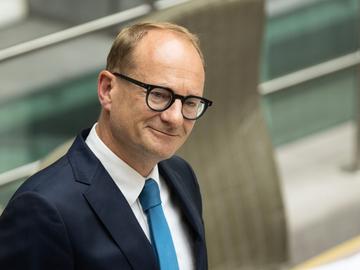 Ben Weyts (N-VA), viceminister-president van de Vlaamse Regering en Vlaams minister van Onderwijs, Sport, Dierenwelzijn en Vlaamse Rand, hier in het Vlaams parlement