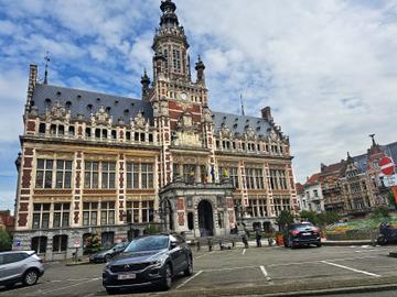 Het gemeentehuis van Schaarbeek op het Colignonplein