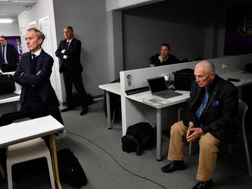 22 december 2017: Michel Verschueren en Herman Van Holsbeeck voor de persconferentie in Neerpede waar de overname van RSC Anderlecht door Marc Coucke wordt aangekondigd