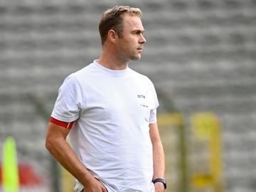 Robin Veldman, hier op een archiefbeeld als trainer U21 uit september 2022,  is hoofdtrainer ad-interim na het ontslag van Felice Mazzù op 24 oktober 2022