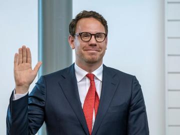 Installatie en eedaflegging van de leden van het parlement met David Weytsman op 11 juni 2019