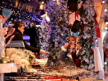 Winterpret/Plaisirs d'hiver in december 2022: de jaarlijkse kerstmarkt met talloze kerstkraampjes