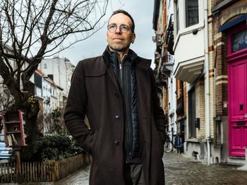 Nicolas Bernard, jurist en professor aan de Université Saint-Louis, gespecialiseerd in de de huizenmarkt