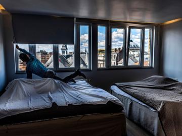 Een Airbnb appartement met de eigenaar in Galerie du Centre.