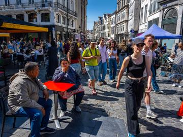 Terrassen nemen de publieke ruimte in: Grasmarkt