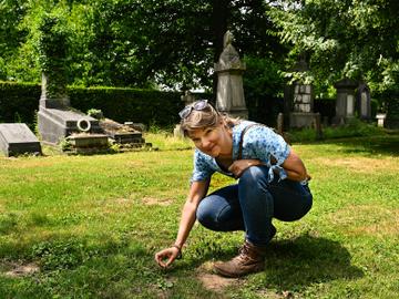 Botanicus Annelies Jacobs op de begraafplaats van Brussel in Evere