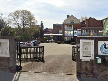 Zaal Familia in de Frans Vekemansstraat in Neder-Over-Heembeek