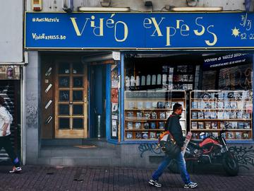 Vidéo Express, videotheek aan de Waterloosesteenweg in Sint-Gillis, verhuist naar de Théodore Verhaegenstraat