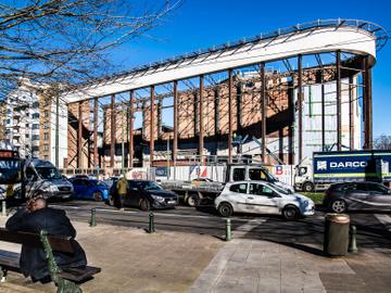 De voormalige Citroengarage, uitgekleed voor volledige renovatie naar Kana-Centre Pompidou