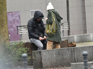 Drugdealers in Sint-Gillis: schaamteloos en openbaar.