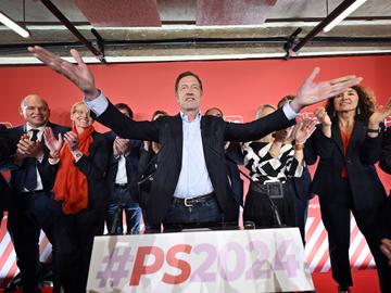 PS-voorzitter Paul Magnette bij de bekendmaking van de resultaten van de verkiezingen van 9 juni 2024 op het partijbureau.