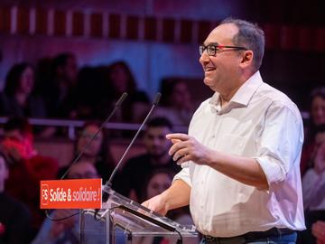 Ahmed Laaouej op een partijcongres van PS op 18 februari 2024