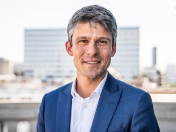 Benjamin Dalle (CD&V) op het balkon van het Brussels Parlement