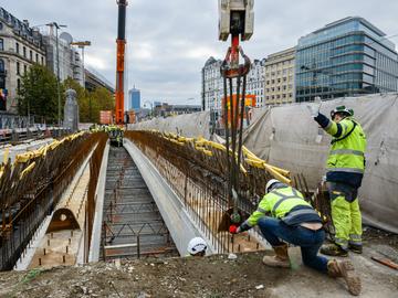 BRZ 20241120 1912 BEELD Sainctelettebrug 8