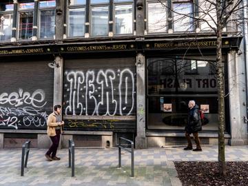 Verloedering en leegstand in de autoluwe Leuvensesteenweg in Sint-Joost 12
