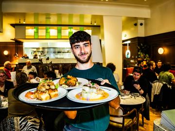 BRZ 20251008 1951 EAT AND DRINK Boemvol