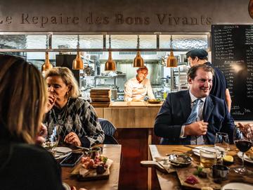 BRZ 20251105 1955 EAT AND DRINK Gueleton