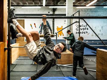 BRZ 20260114 1963 Simon Hang-out