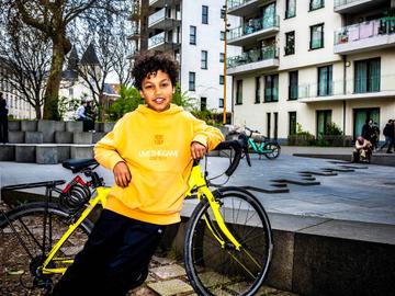 BRZ 20260415 1975 HANGOUT Robel