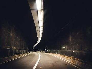 tunnel 01