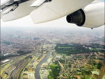 vliegtuig BRUZZ 1566