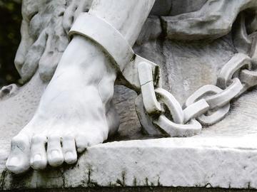 standbeeld-slaven2 BRUZZ ACTUA 1580