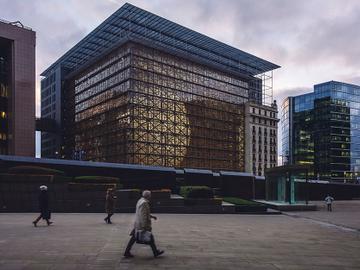 europagebouw 2 BRUZZ 1551