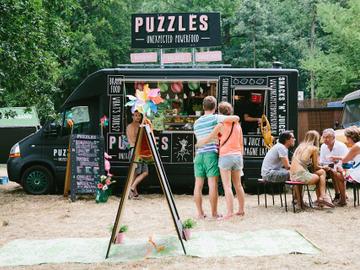 Om het festival volledig CO2-neutraal te houden, biedt het festival vegetarisch eten aan via foodtrucks. © Paradise City