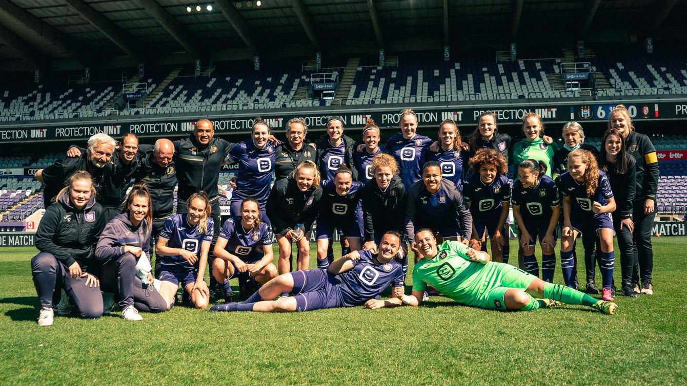 RSCAvrouwen halen uit tegen titelconcurrent Standard BRUZZ