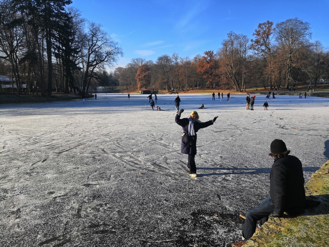 moeder ontsmettingsmiddel verraden Politie waarschuwt schaatsers: 'Niet veilig en niet toegestaan' | BRUZZ moeder ontsmettingsmiddel verraden Politie waarschuwt schaatsers: 'Niet veilig en niet toegestaan' | BRUZZ