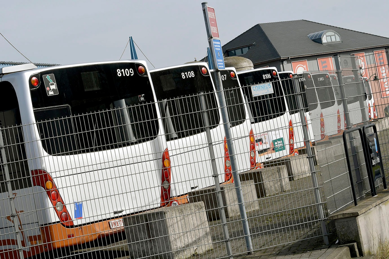 MIVB bestraft buschauffeurs die motor laten draaien BRUZZ