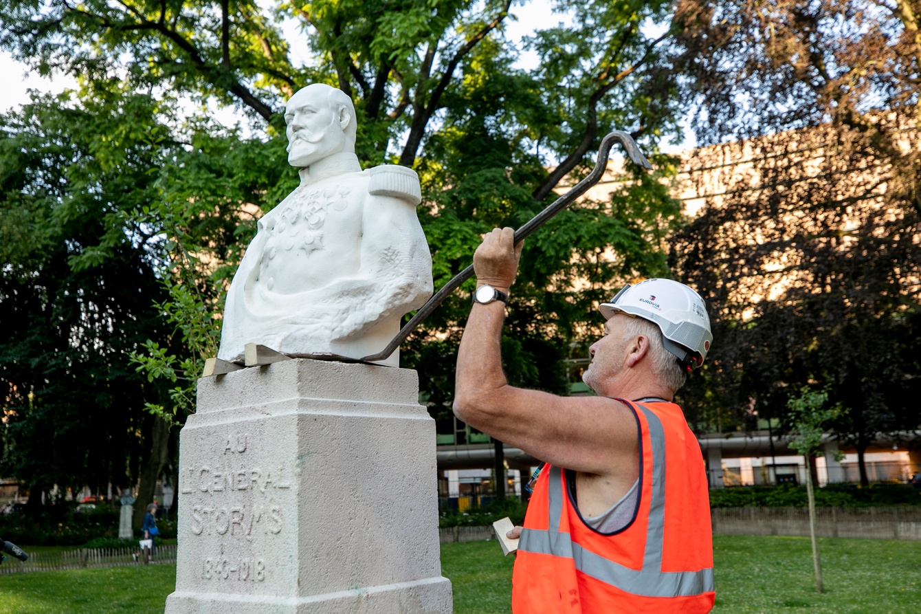 Standbeeld van generaal Emile Storms weggehaald in Elsene BRUZZ