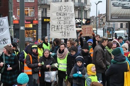 Protest van de Schaarbeekse burgerbeweging 1030/0 na de dodelijke aanrijding van een 86-jarige vrouw op het Liedtsplein in maart 2018.