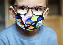 20211206 Vanaf maandag 6 december 2021 moeten kinderen vanaf 6 jaar ook een mondmasker dragen op school en waar het verplicht is voor volwassenen