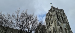oekraïense vlag kathedraal.jpg