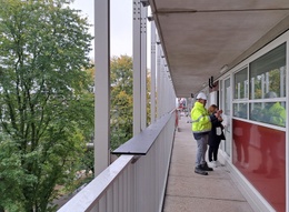 14 oktober 2022: Aannemer Louis De Waele is, na drie jaar, zo goed als klaar met de renovatie van blok 2 van de Modelwijk in Laken