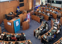 Youth Coalition in aanloop naar de kandidatuur Brussel culturele hoofdstad in 2030, met reflectiemoment onder jongeren in het Brussels parlement en de Ancienne Belgique