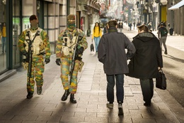 Nieuwstraat militairen soldaten winkelstraat terreurdreiging Belgisch leger