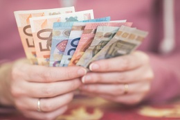 20180615 Geld spaargeld euro bankbiljet portefeuille economie cash