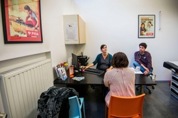 Geneeskunde voor het volk in Molenbeek medisch centrum én actiecentrum