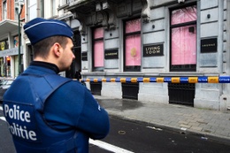 Een man schoot op 24 december 2018 met oorlogswapen op horecazaak La Parisienne aan de Brusselse Louizalaan