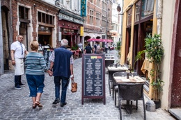 28 ilot sacré beenhouwersstraat restaurant terras toerist toerisme toeristen