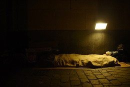 Slapende dakloze in Brussel
