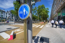 Gedeeld fietspad voor fietsers en voetgangers op de Kleine Ring
